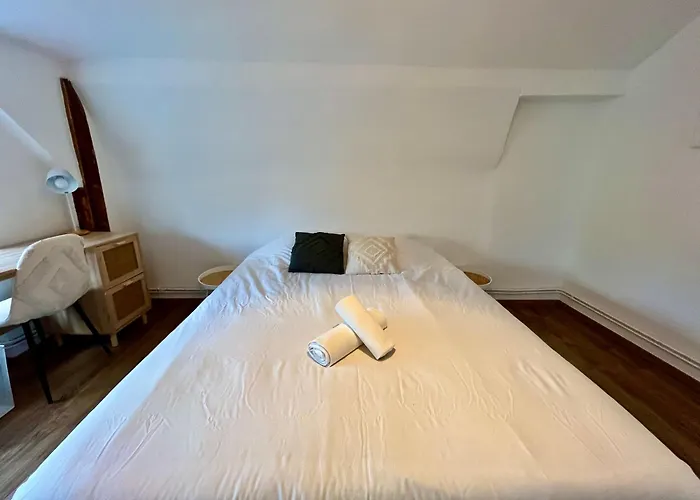 White&grey 3br Proche Centre Et Gare * טיונוויל