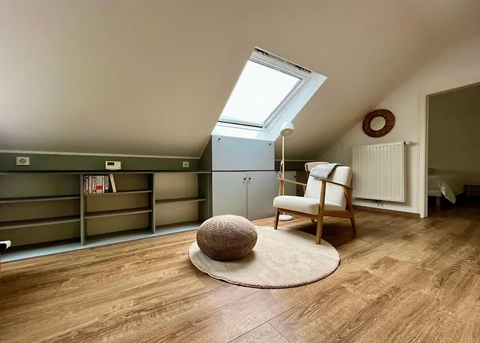 White&grey 3br Proche Centre Et Gare דירה