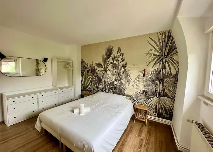 White&grey 3br Proche Centre Et Gare דירה טיונוויל