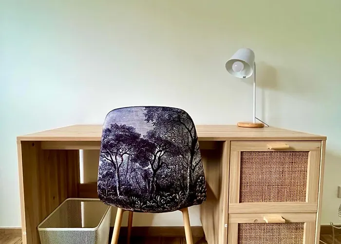 White&grey 3br Proche Centre Et Gare טיונוויל