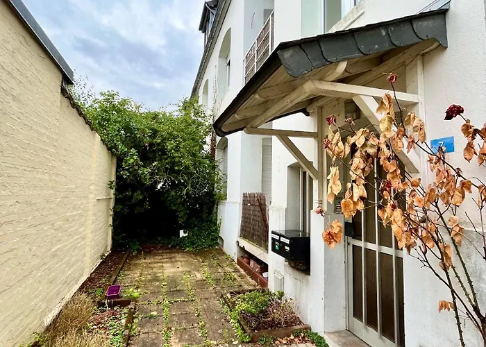 White&grey 3br Proche Centre Et Gare דירה