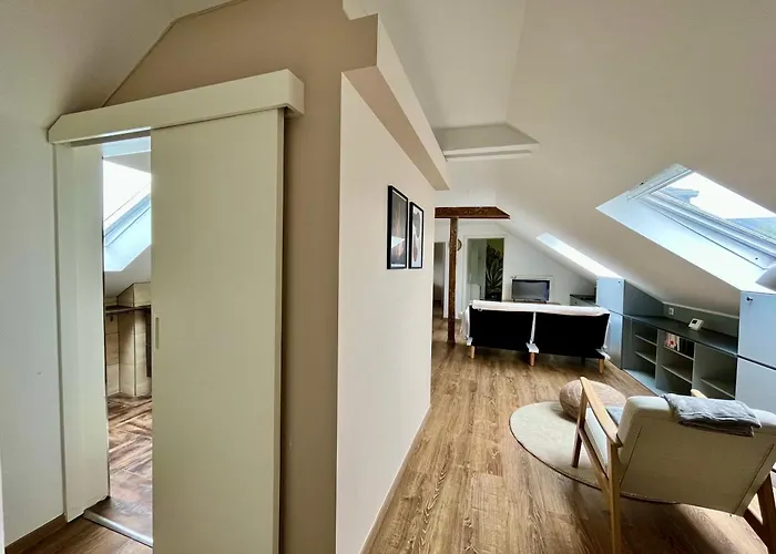 White&grey 3br Proche Centre Et Gare דירה *