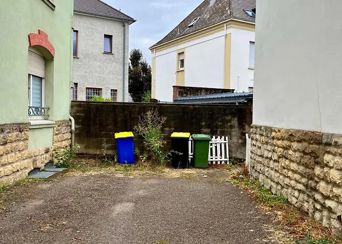 White&grey 3br Proche Centre Et Gare טיונוויל