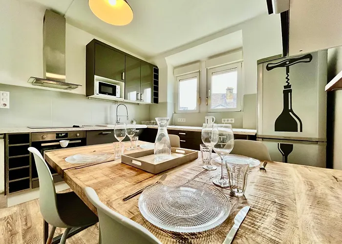 White&grey 3br Proche Centre Et Gare Apartment